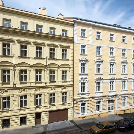 Downtown Suites Rubesova Praag Buitenkant foto