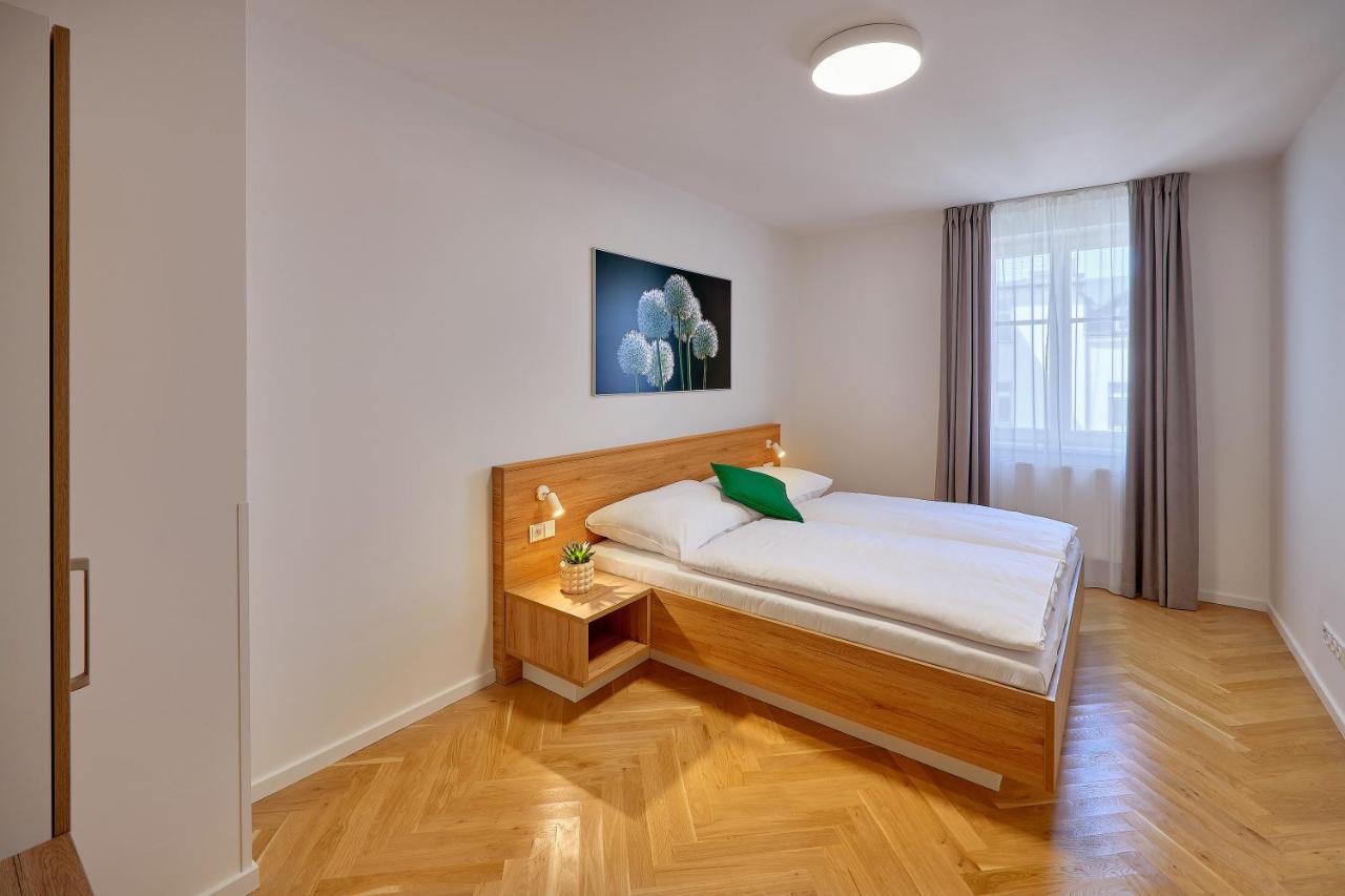 Downtown Suites Rubesova Praag Buitenkant foto