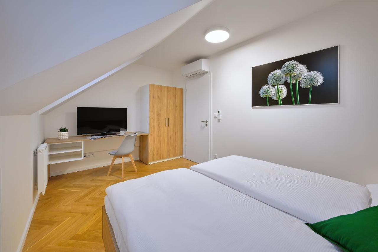 Downtown Suites Rubesova Praag Buitenkant foto