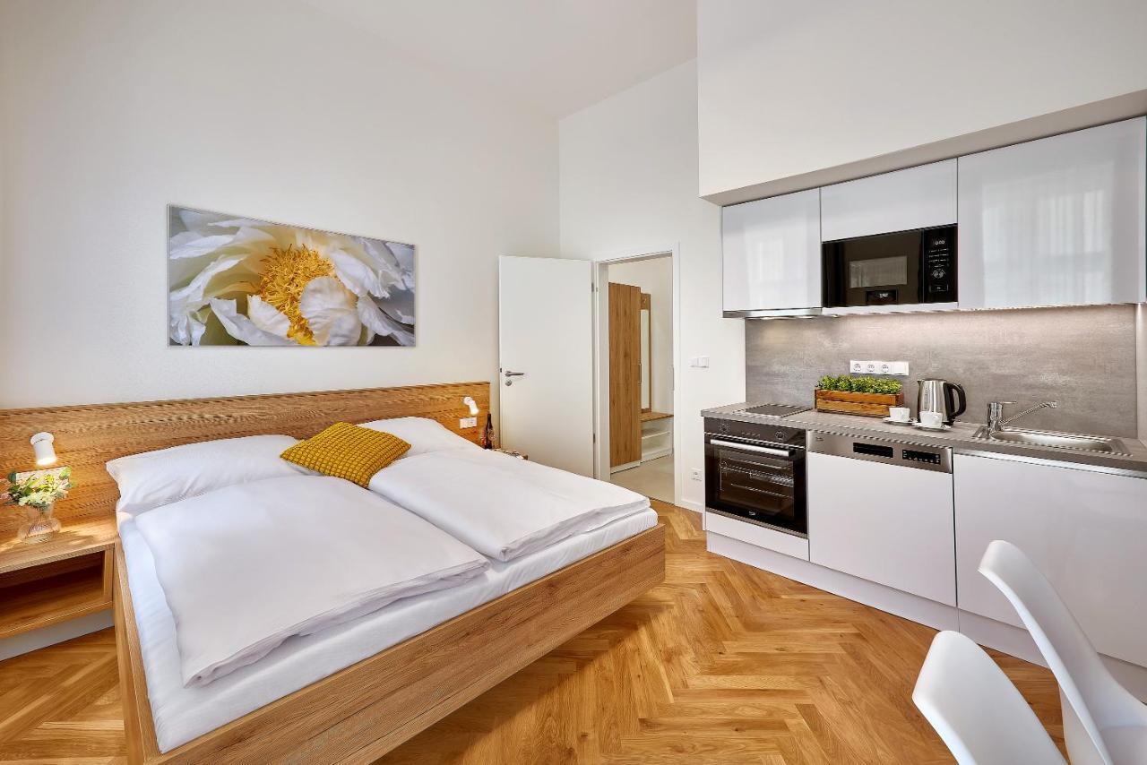 Downtown Suites Rubesova Praag Buitenkant foto