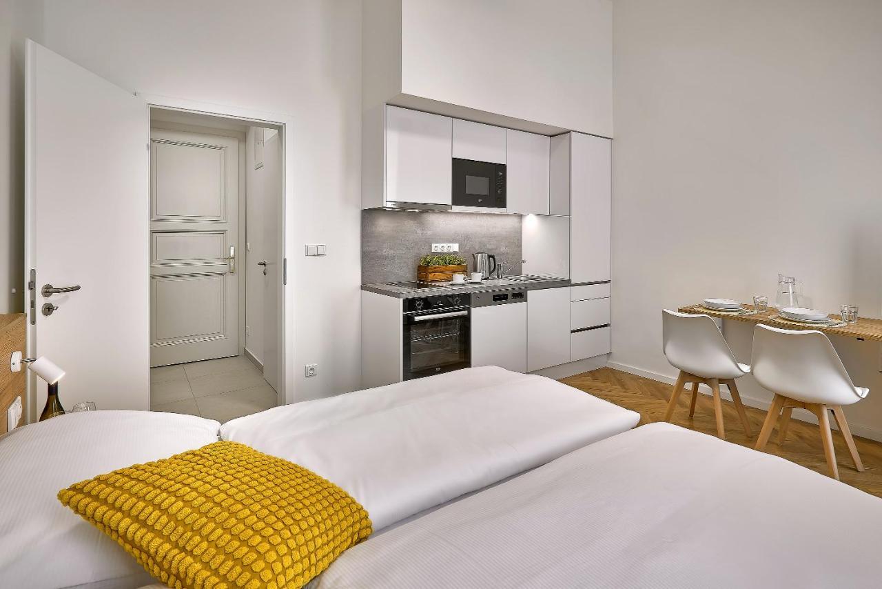 Downtown Suites Rubesova Praag Buitenkant foto