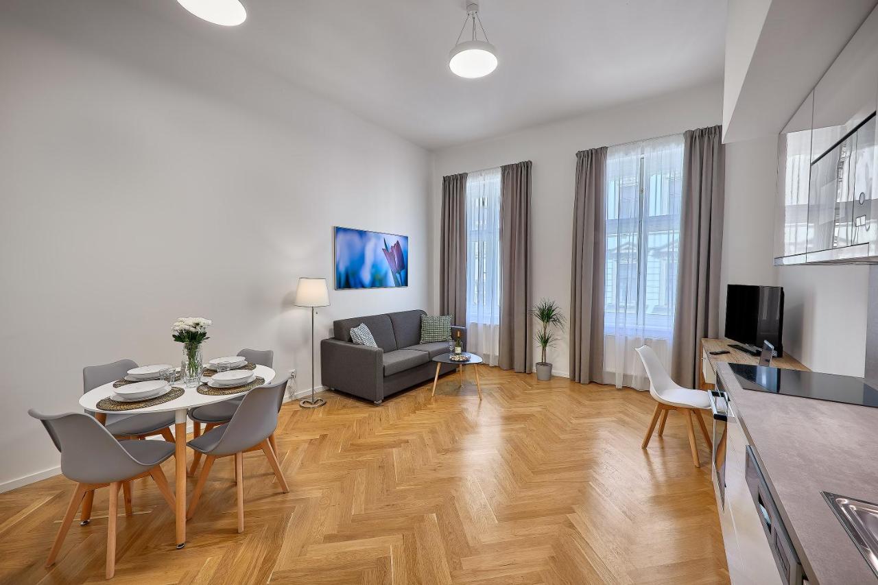 Downtown Suites Rubesova Praag Buitenkant foto