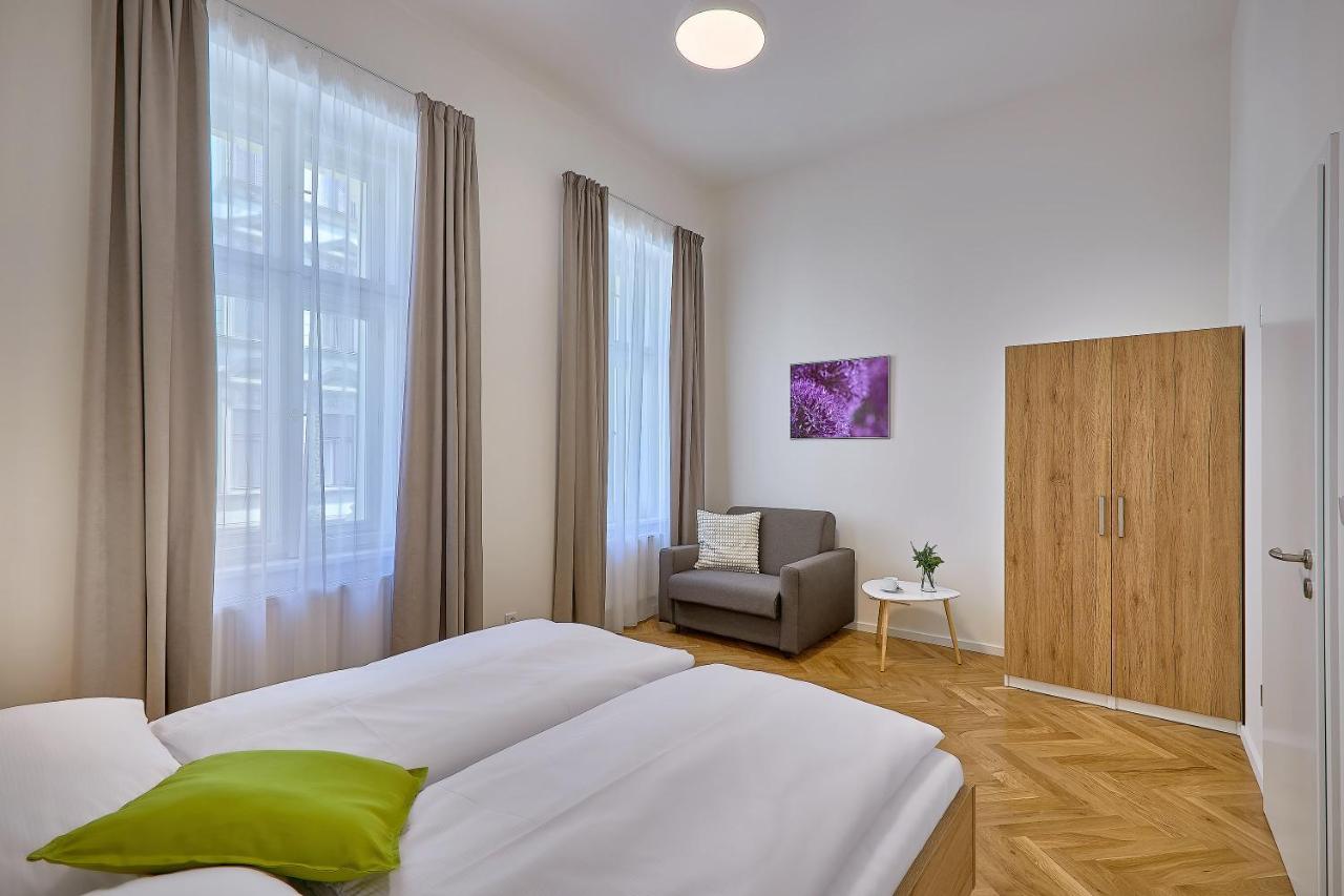 Downtown Suites Rubesova Praag Buitenkant foto