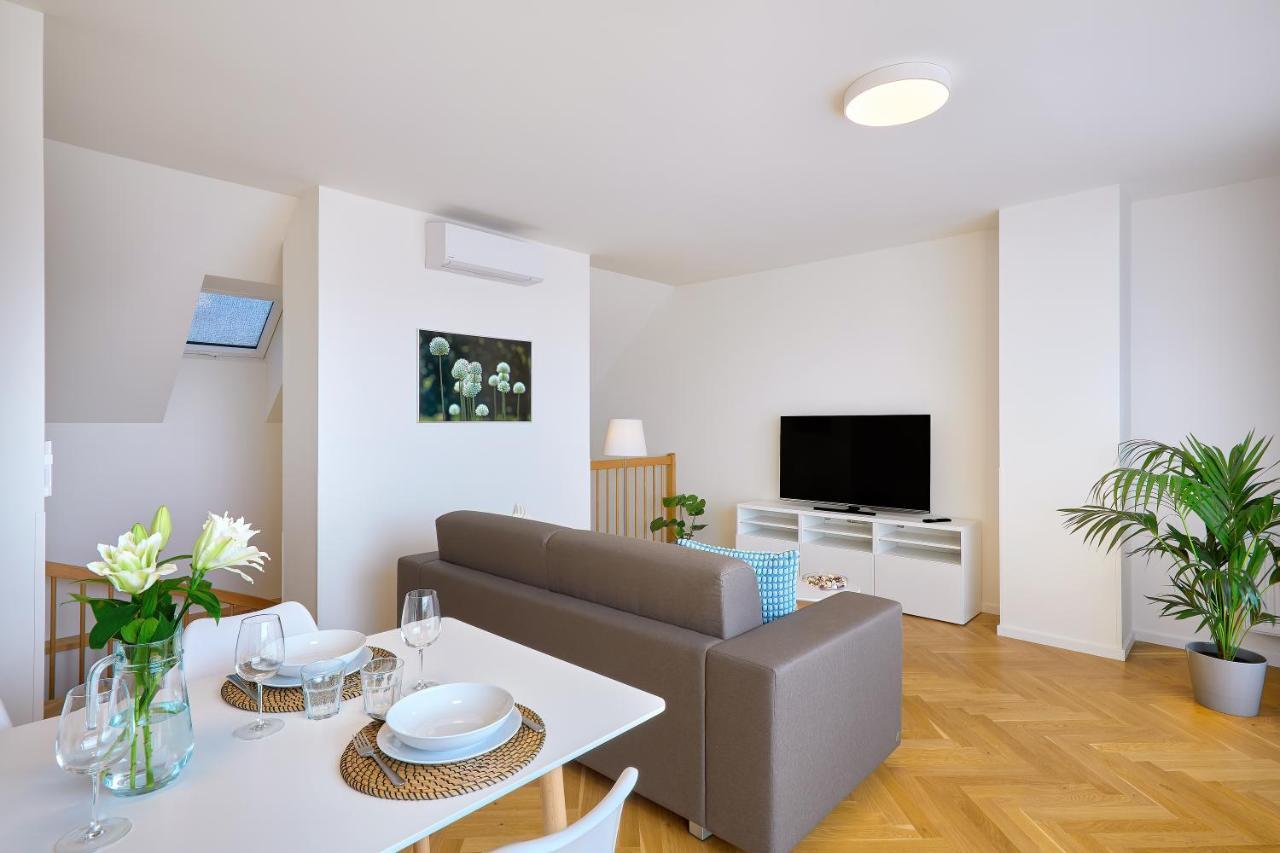 Downtown Suites Rubesova Praag Buitenkant foto
