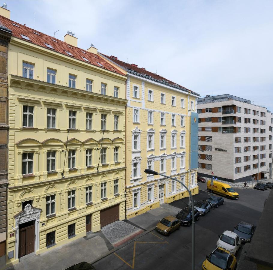 Downtown Suites Rubesova Praag Buitenkant foto