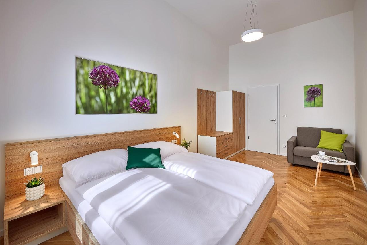 Downtown Suites Rubesova Praag Buitenkant foto