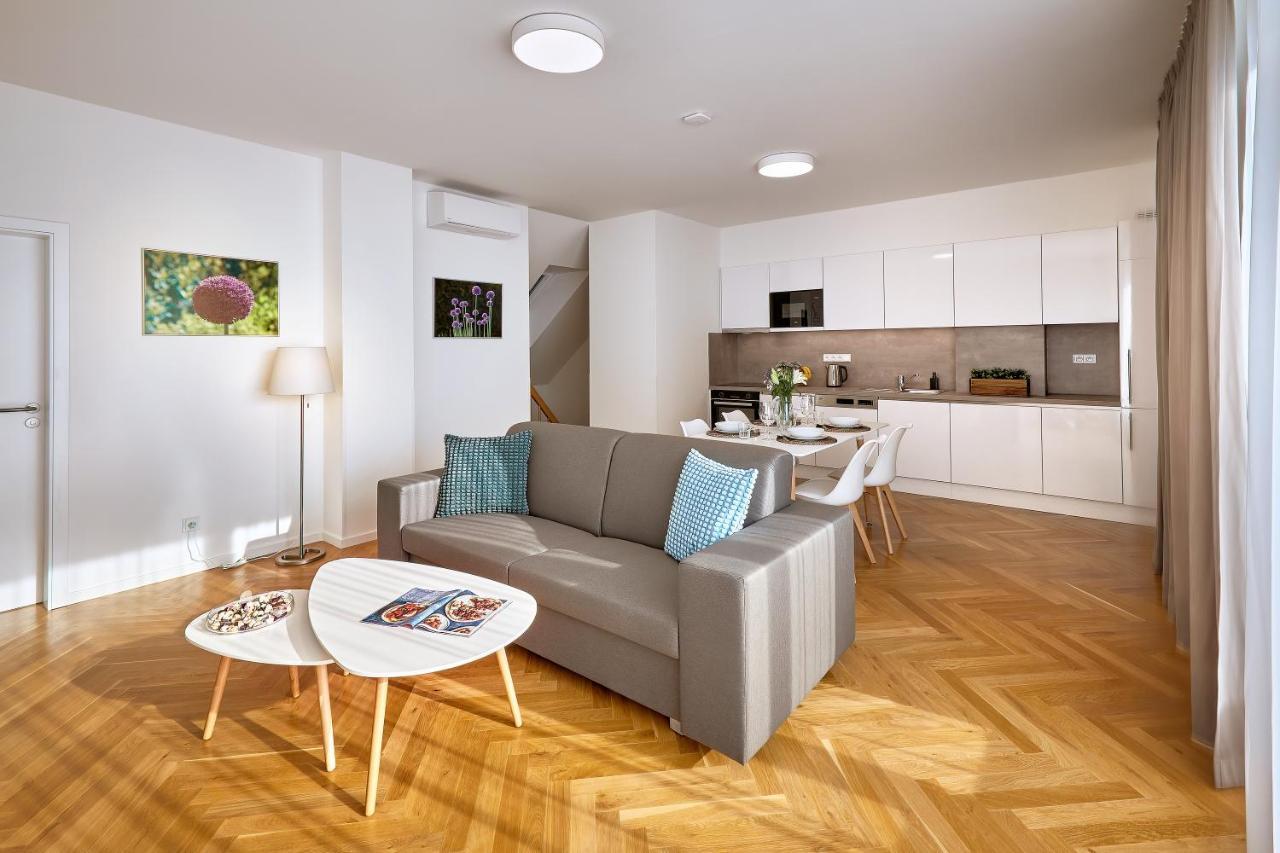 Downtown Suites Rubesova Praag Buitenkant foto