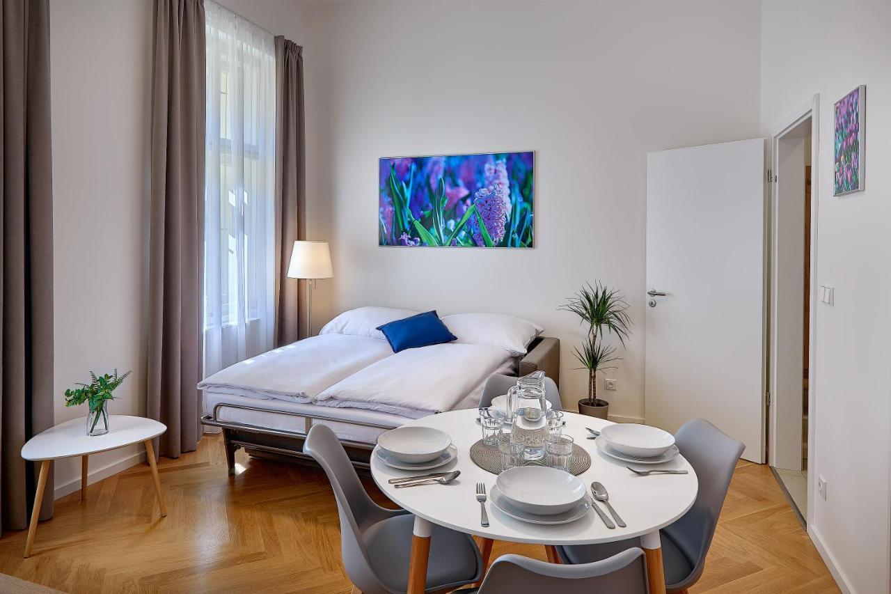 Downtown Suites Rubesova Praag Buitenkant foto